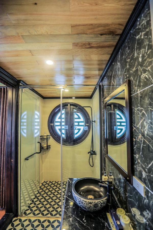Cozy Boutique Cruise Hotel Dong Khe Sau Ngoại thất bức ảnh